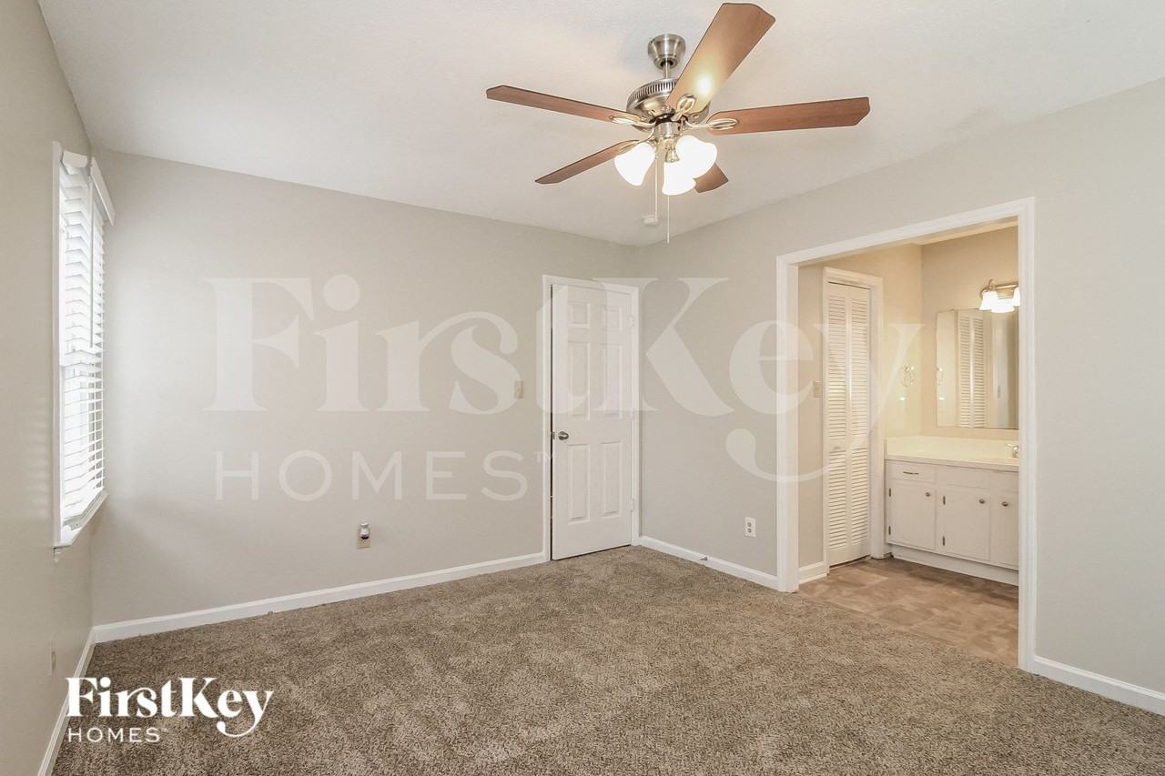 324 Century Blvd - Photo 7 of 15