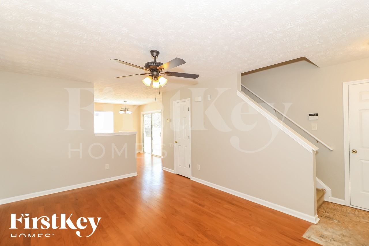 5220 Sky Ridge Way - Photo 3 of 18