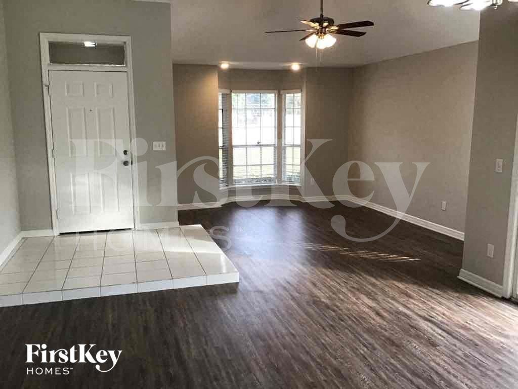 1575 Pine Ct - Photo 2 of 18