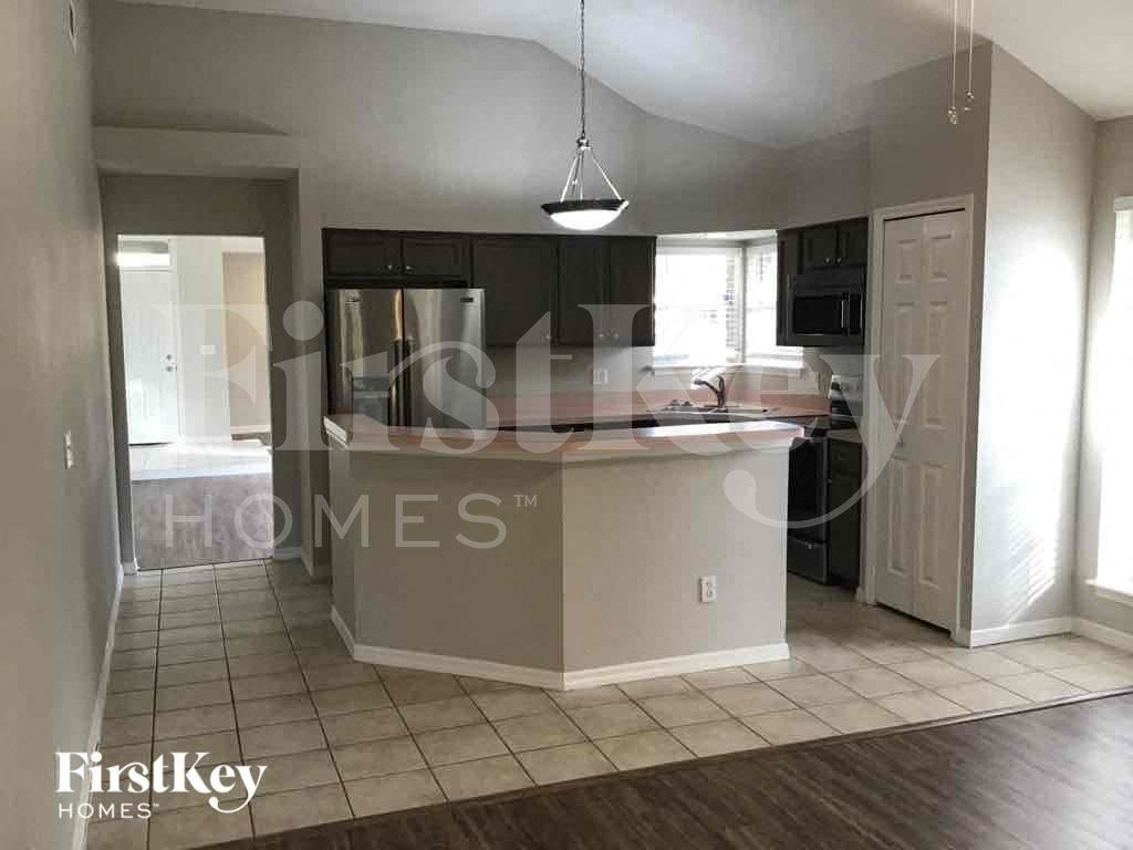 1575 Pine Ct - Photo 5 of 18