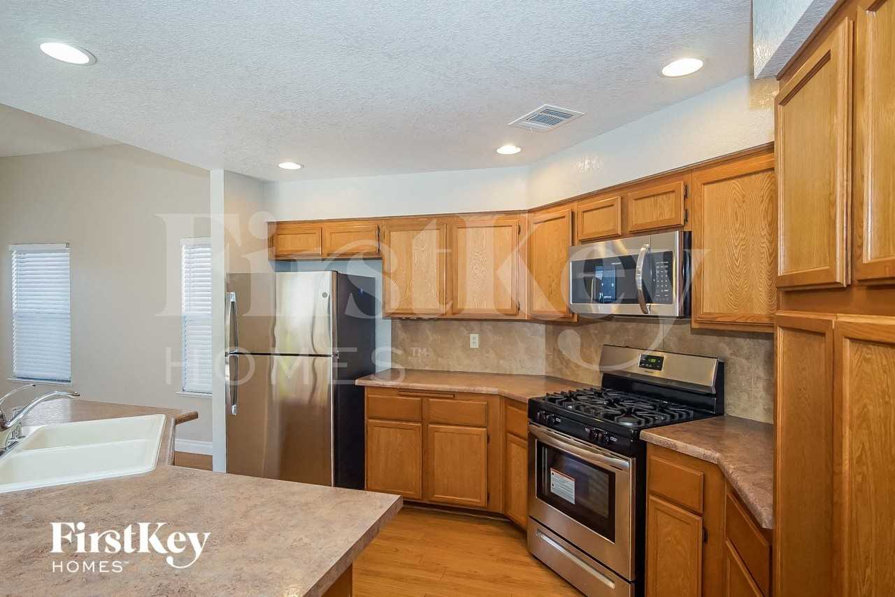 357 Orchard Ct - Photo 6 of 15