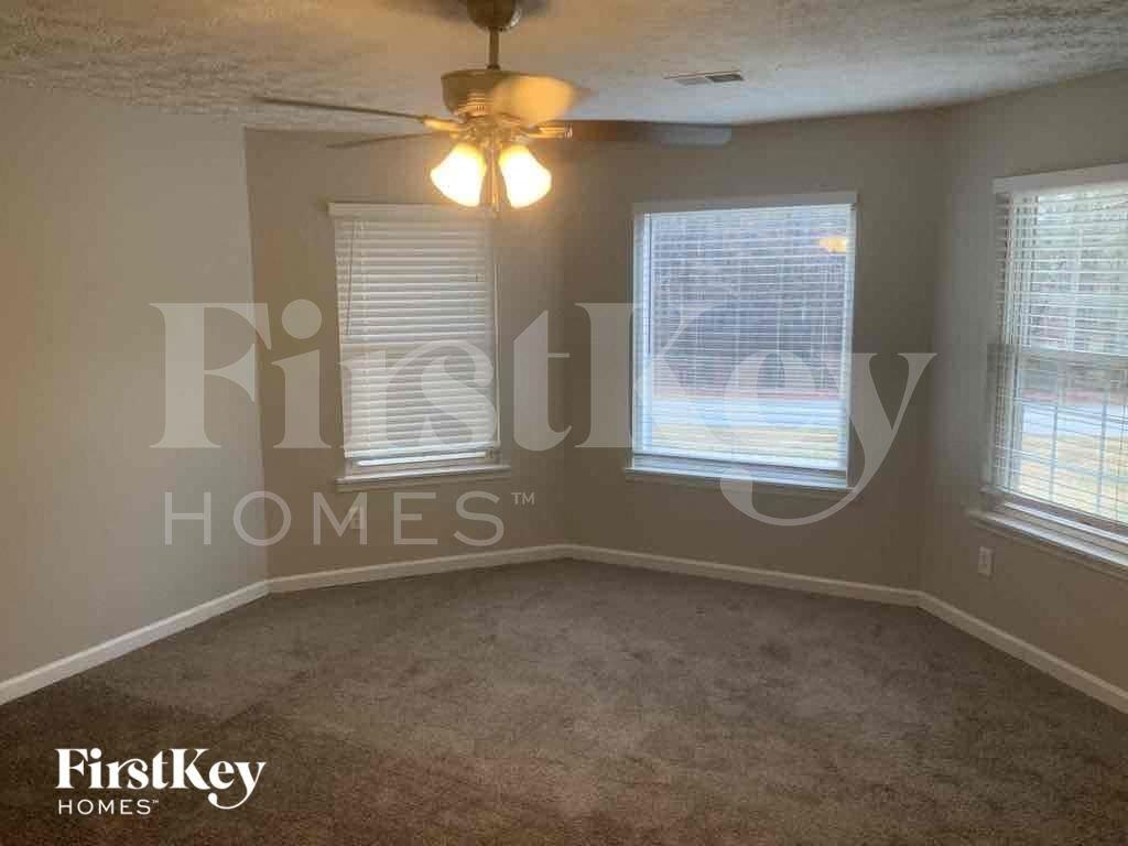 2215 Rock Springs Rd - Photo 2 of 15