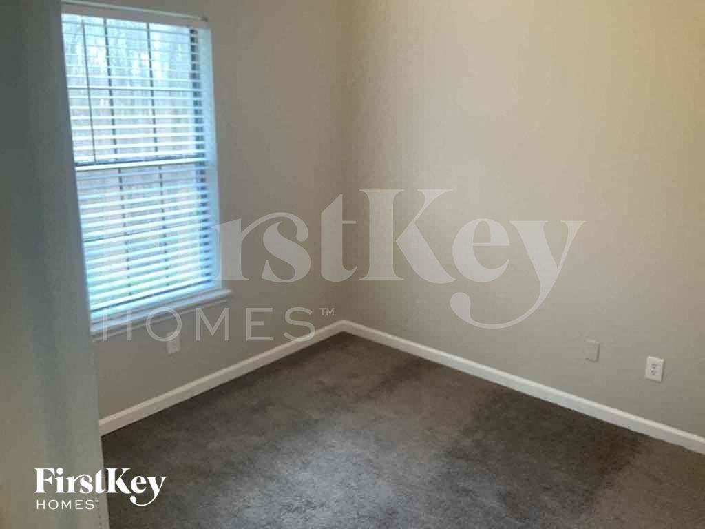 2215 Rock Springs Rd - Photo 3 of 15