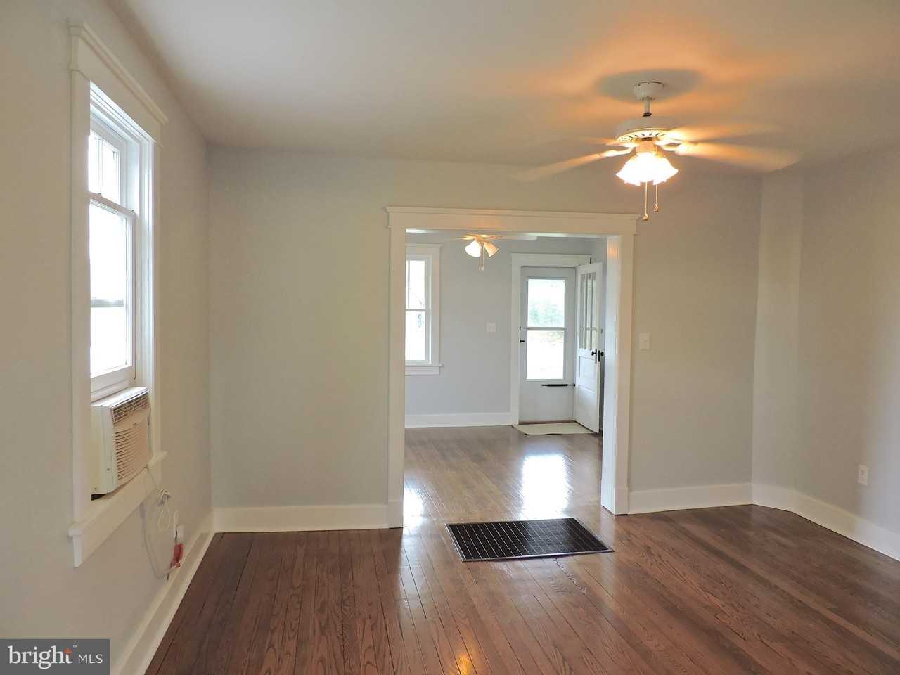 1101 Merrimans Ln - Photo 5 of 27