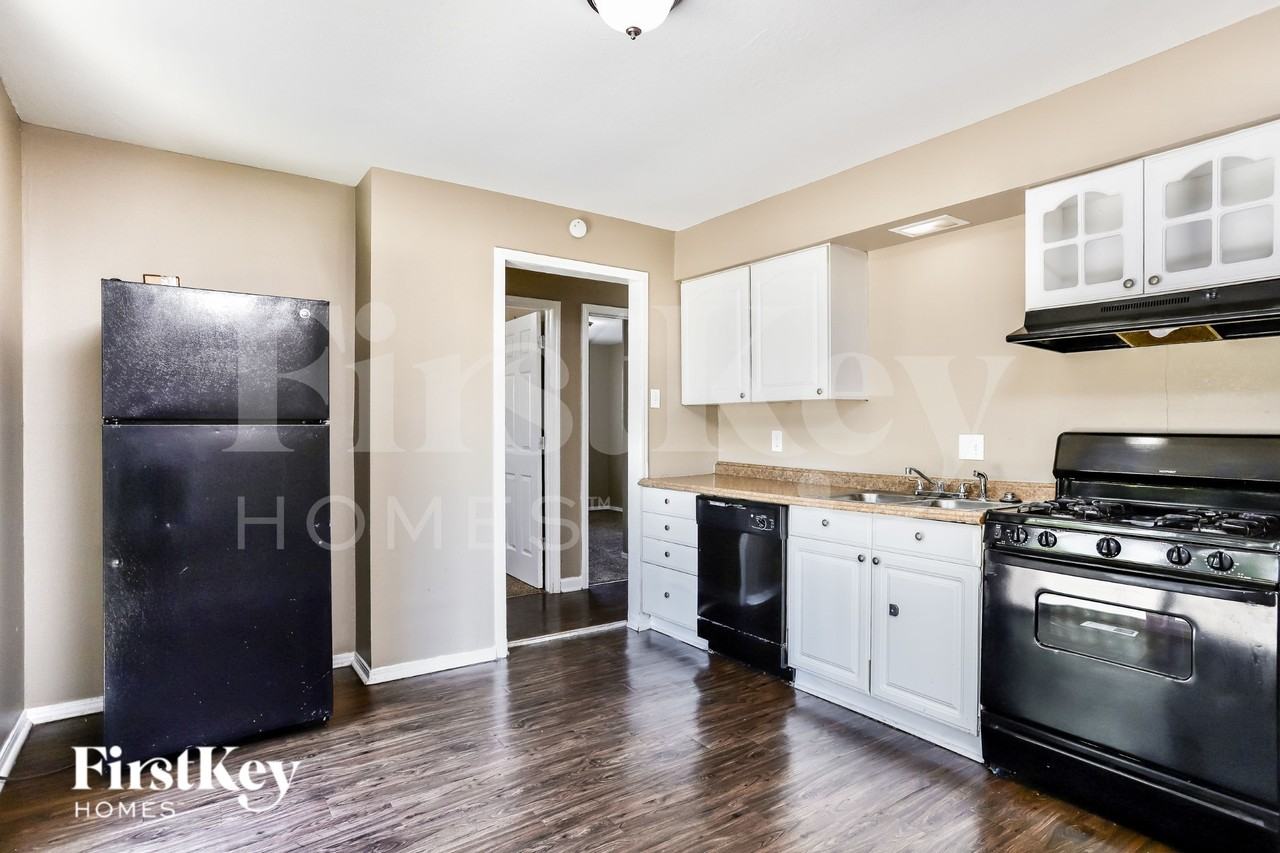 9963 Meadow Ave - Photo 7 of 19