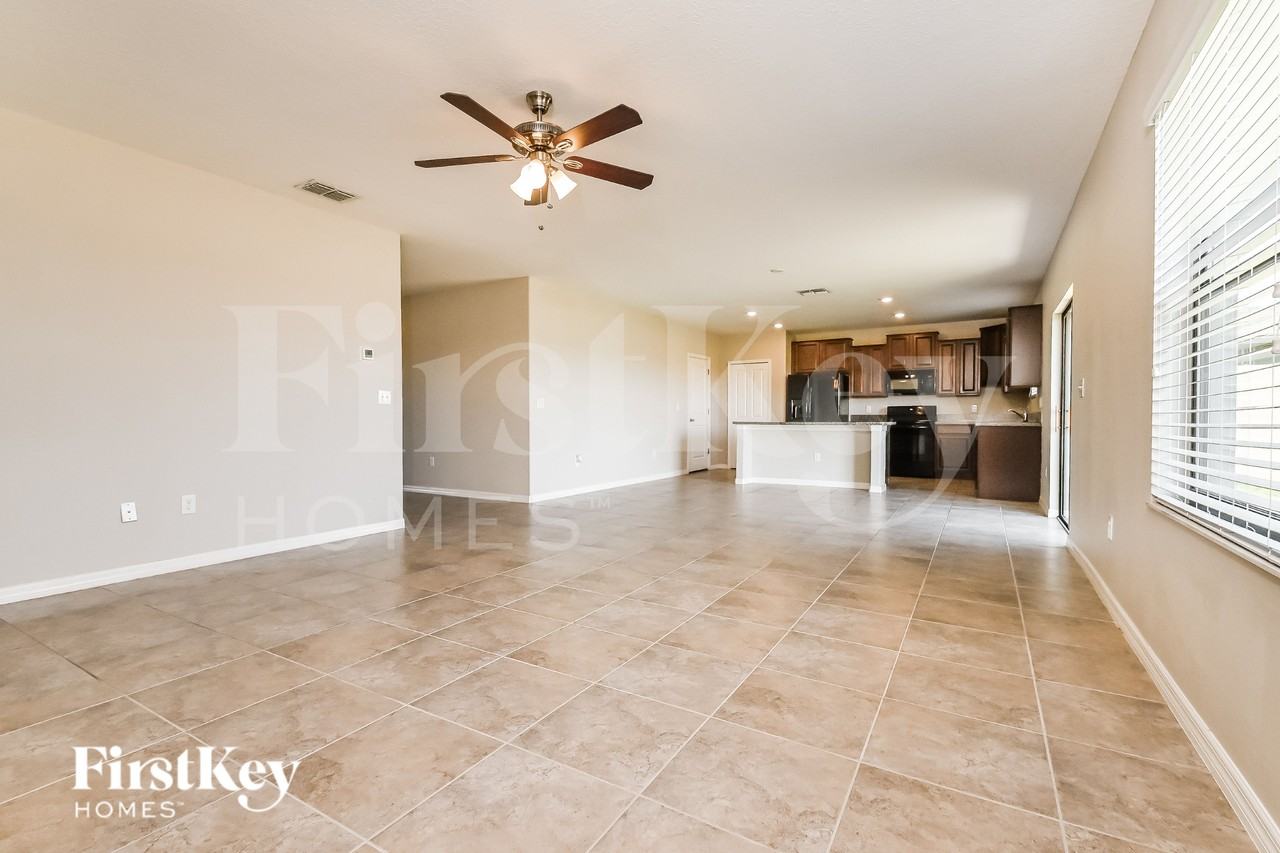 9631 Sage Creek Dr - Photo 2 of 16