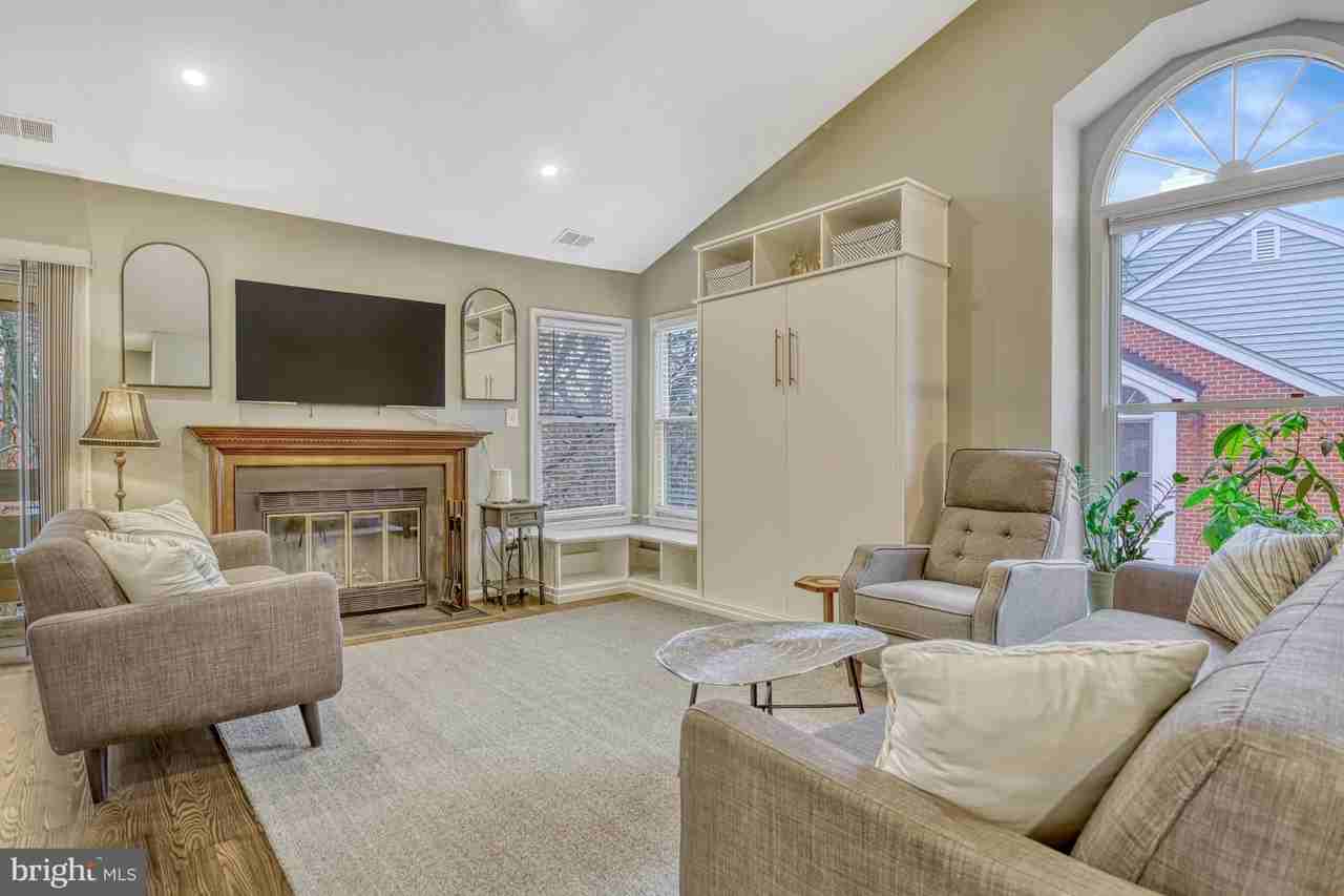 7598 Lakeside Village Dr Unit N - Photo 3 of 27