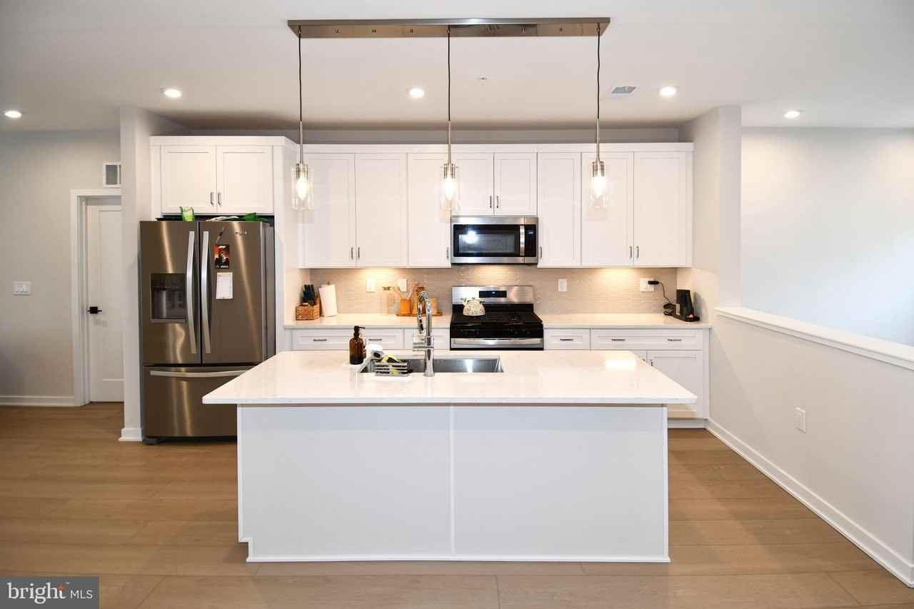 4771 Sully Point Ln - Photo 4 of 26