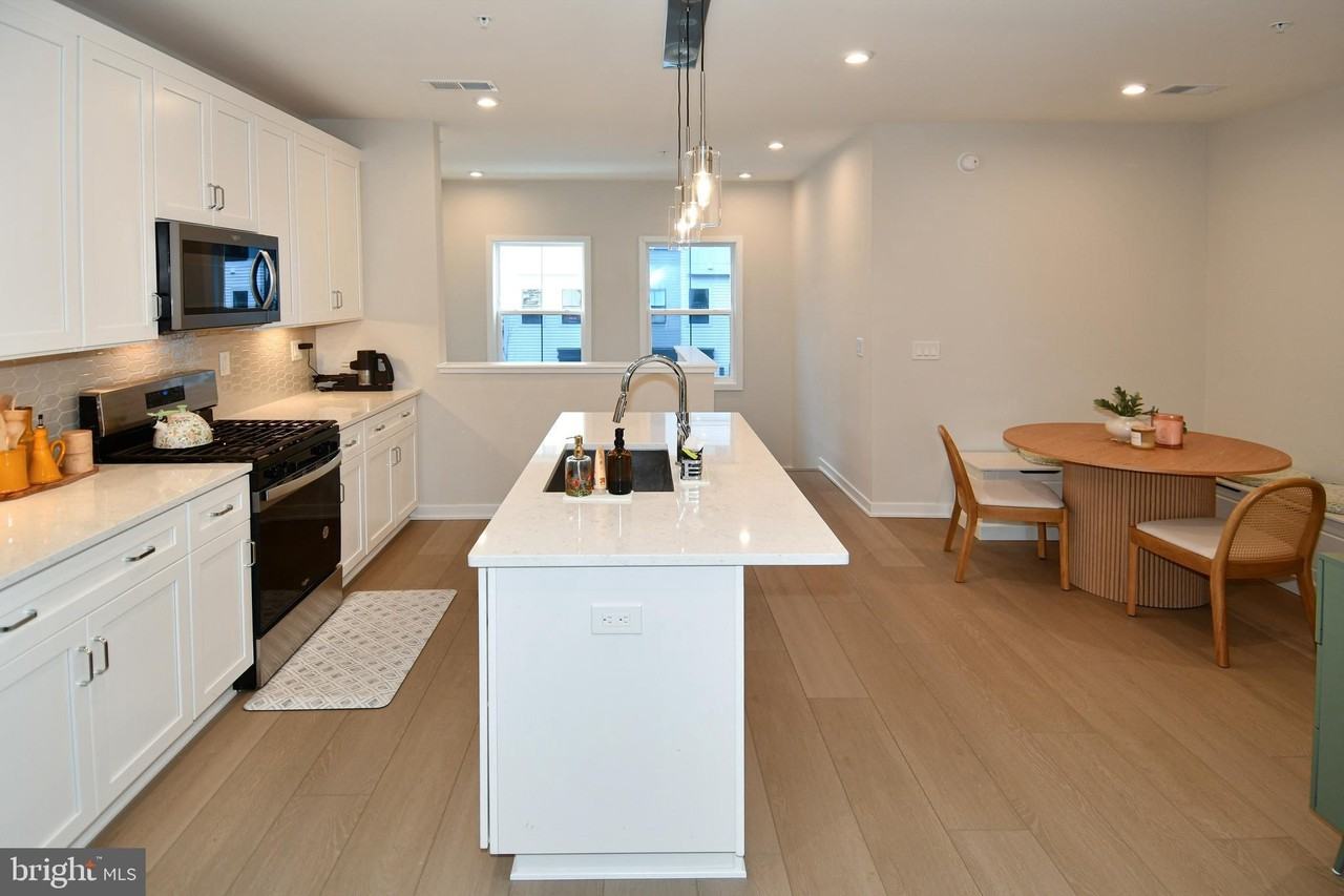 4771 Sully Point Ln - Photo 5 of 26