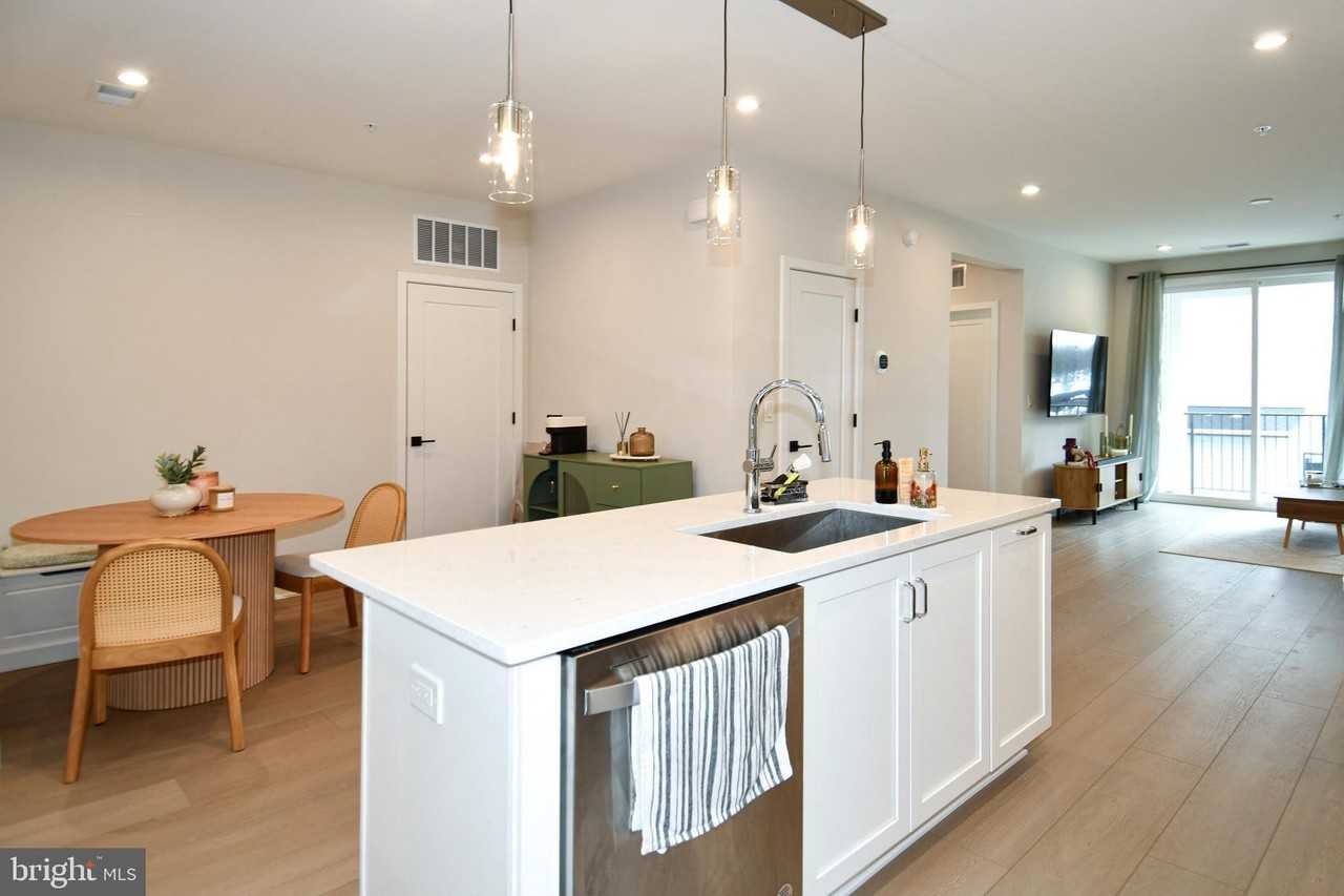 4771 Sully Point Ln - Photo 6 of 26