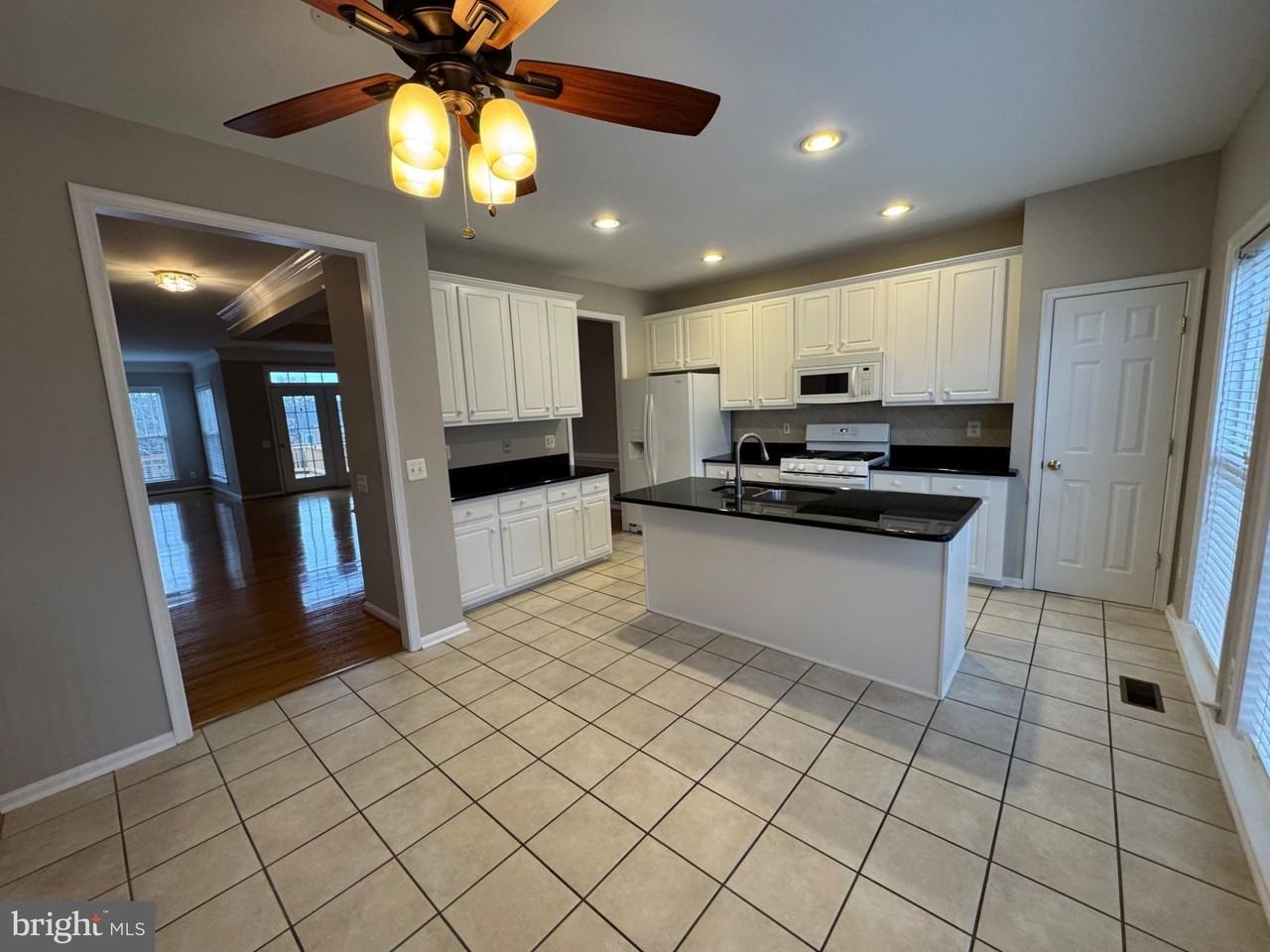 45776 Mountain Pine Sq Unit 45776 #45776 - Photo 5 of 50