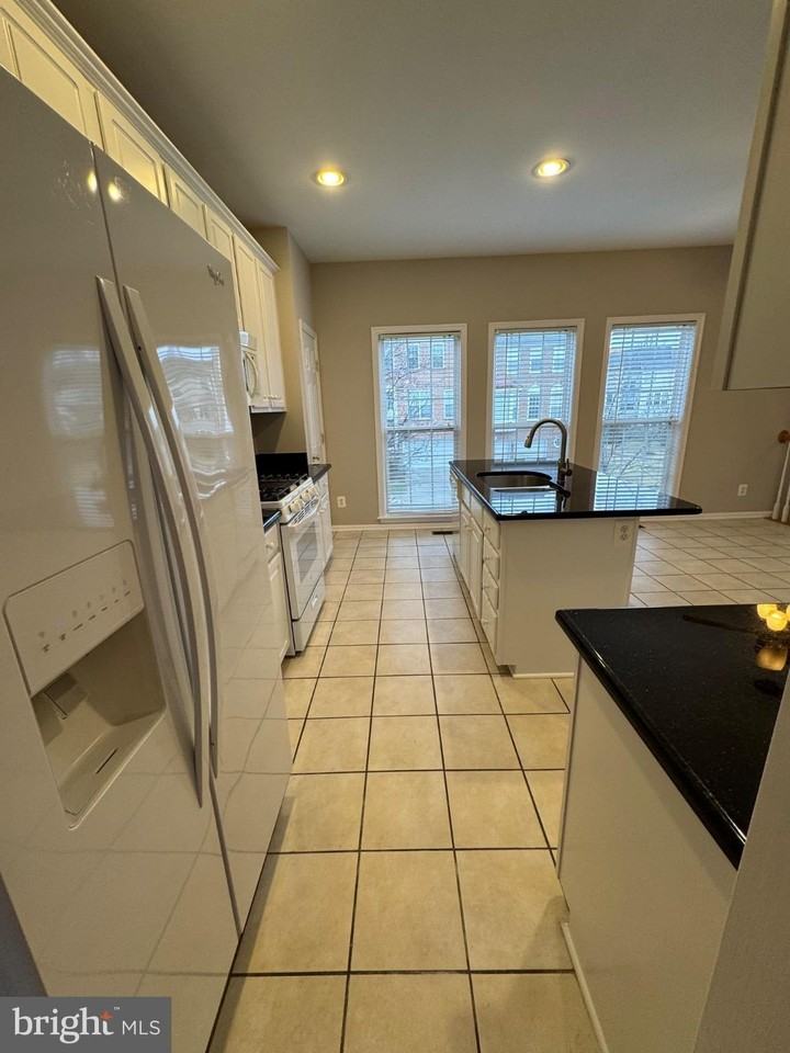 45776 Mountain Pine Sq Unit 45776 #45776 - Photo 7 of 50