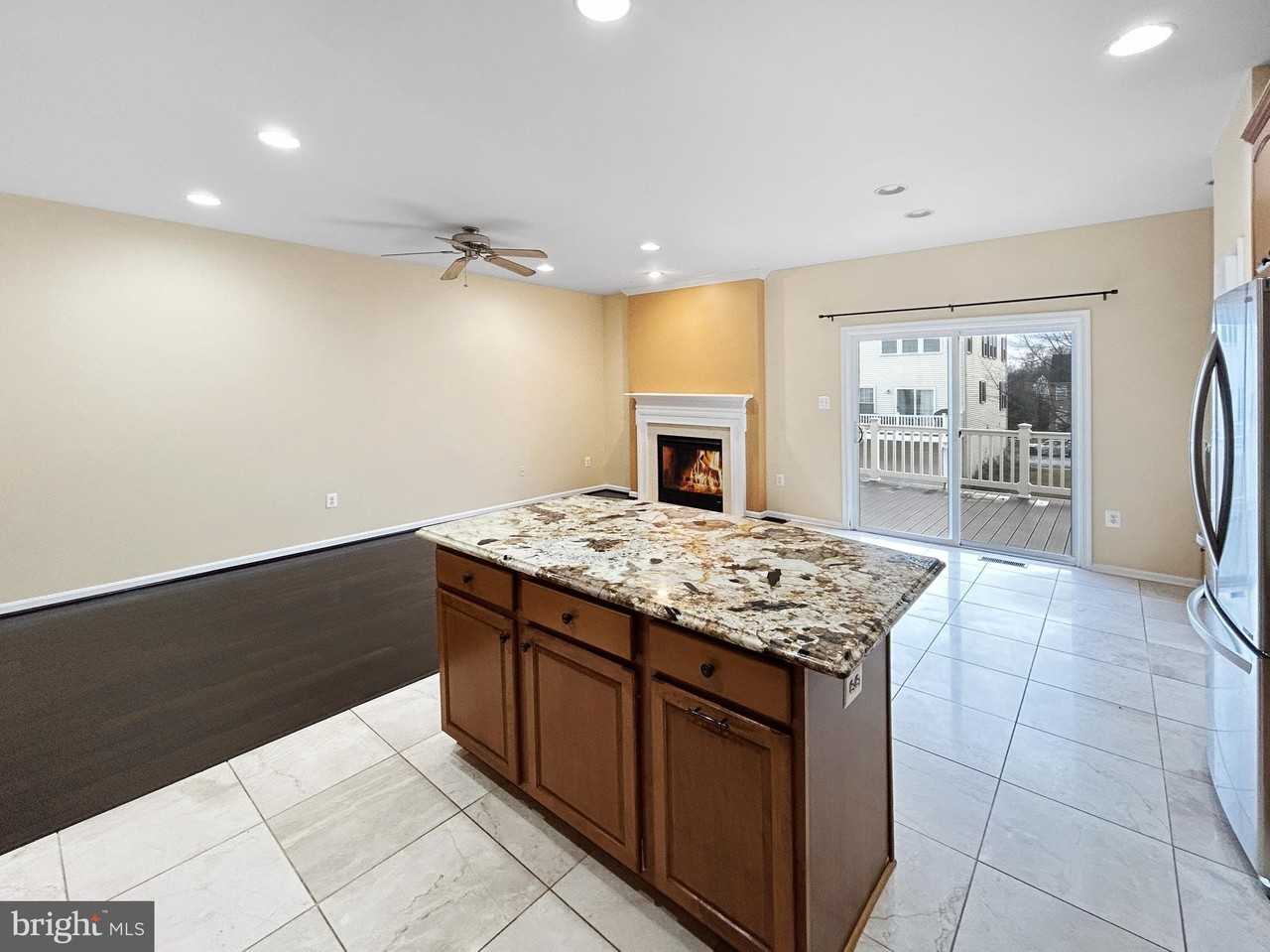 44259 Huron Ter - Photo 6 of 24