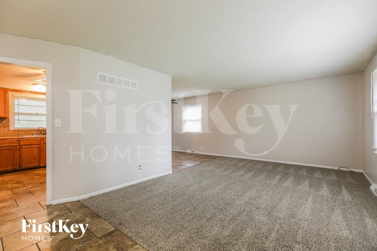 8313 E 85th Ter - Photo 3 of 15