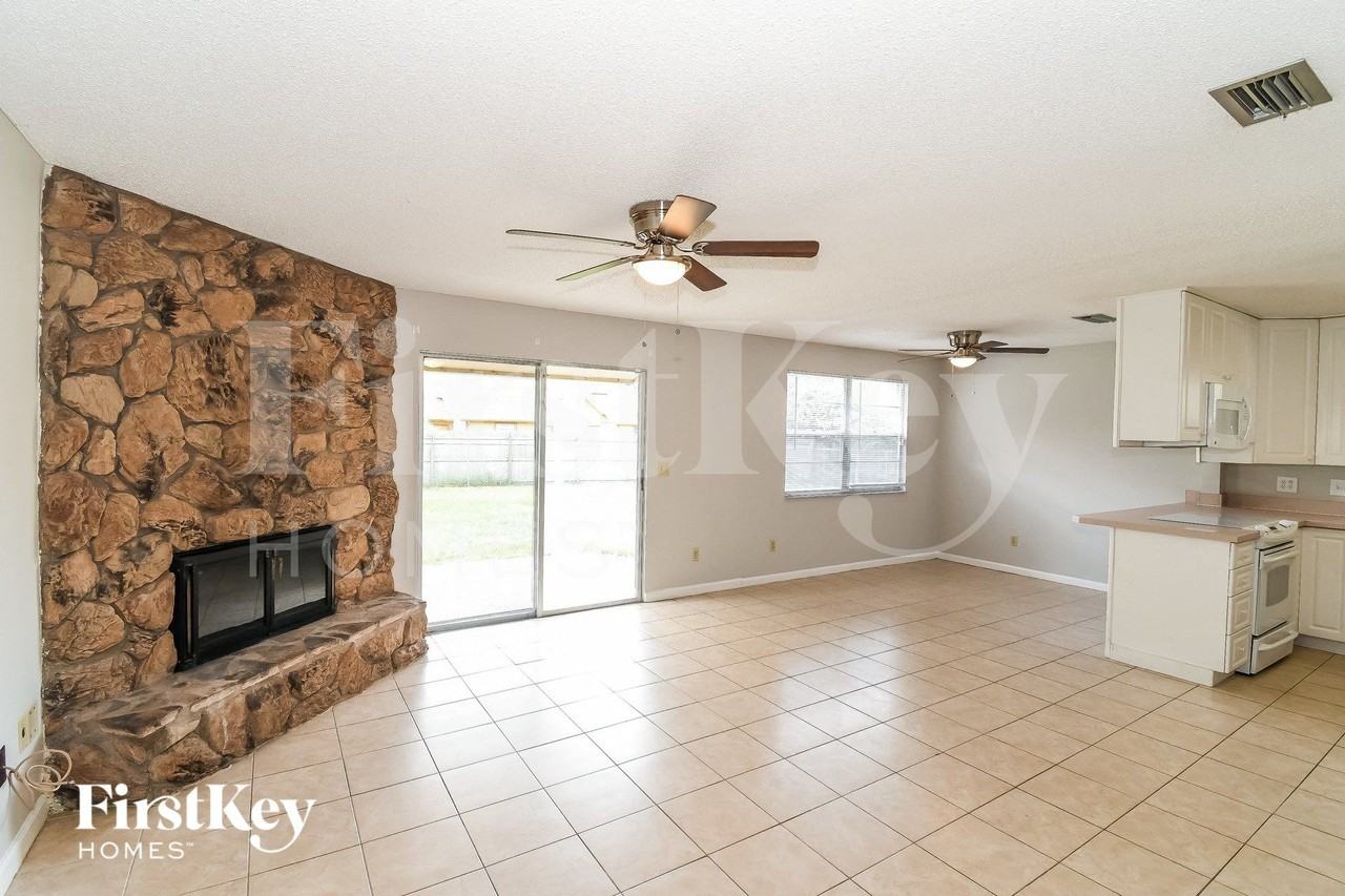 8102 Birds Foot Ln - Photo 2 of 15