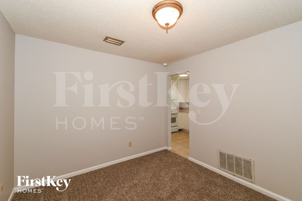 8102 Birds Foot Ln - Photo 3 of 15