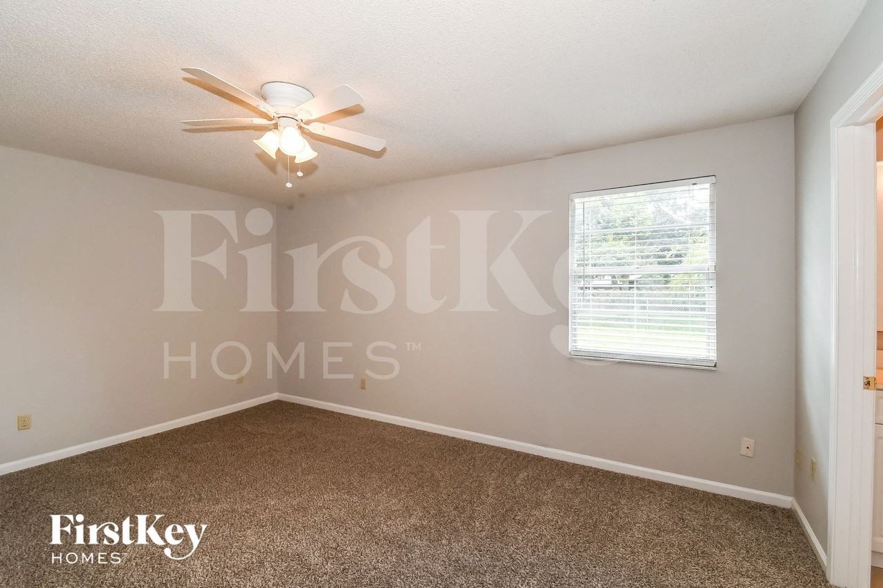 8102 Birds Foot Ln - Photo 6 of 15