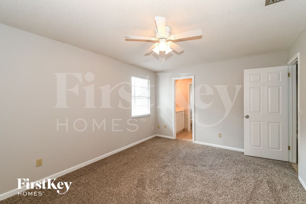 8102 Birds Foot Ln - Photo 7 of 15