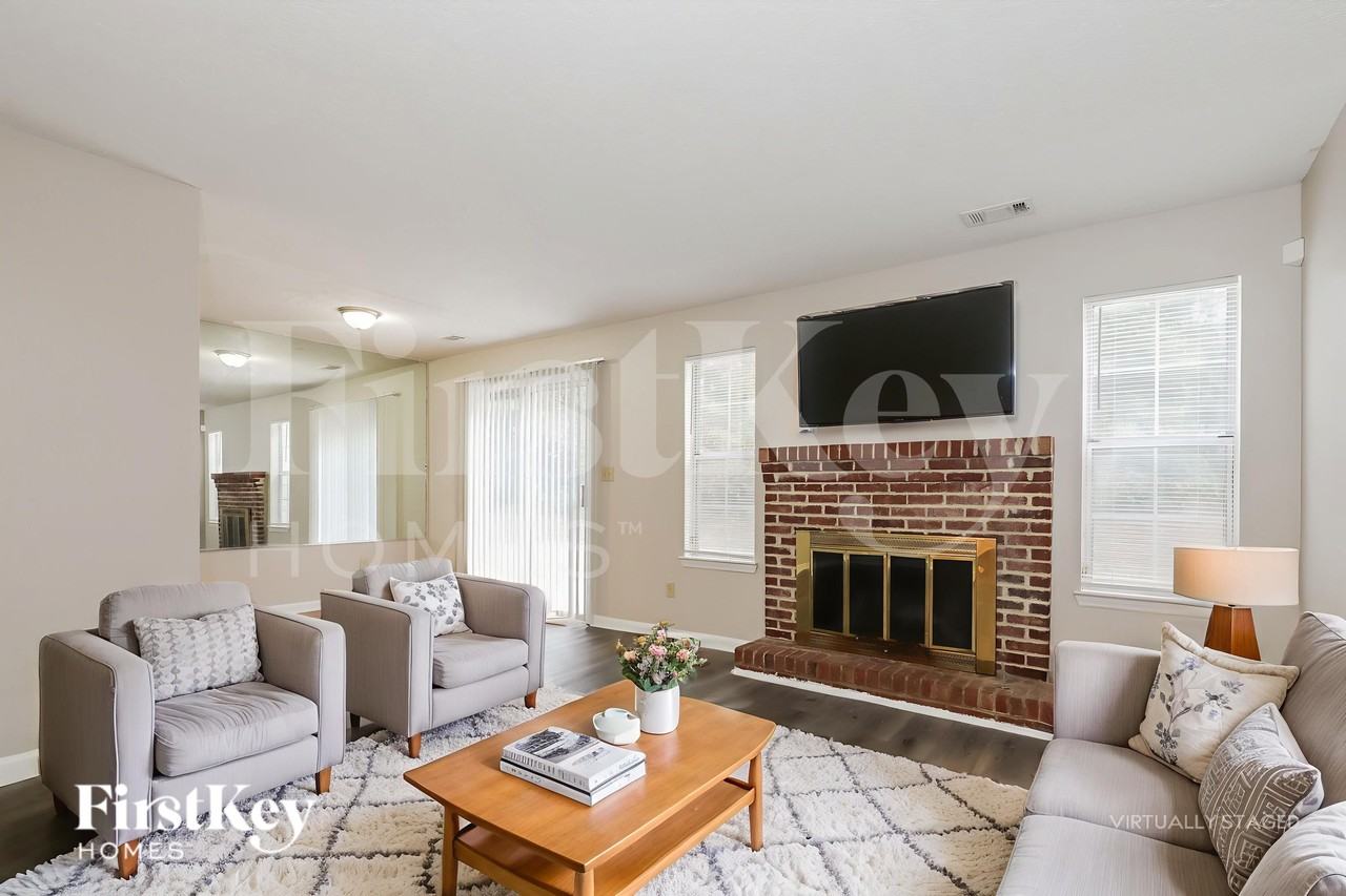 8062 Creekstone Way - Photo 3 of 19