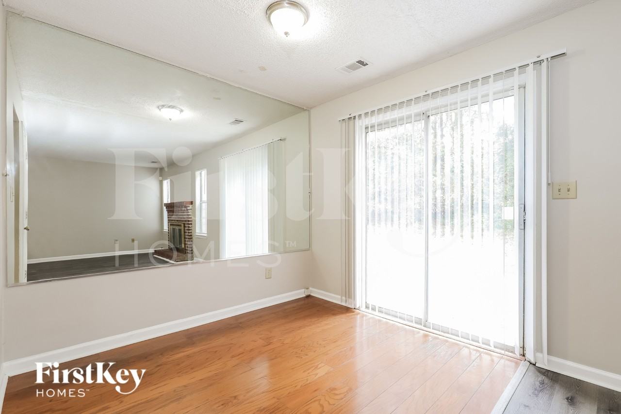 8062 Creekstone Way - Photo 4 of 19