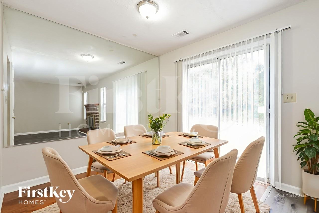 8062 Creekstone Way - Photo 5 of 19