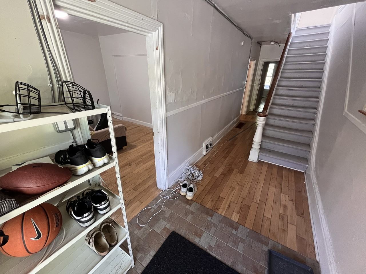 530 Johnson St - Photo 4 of 45