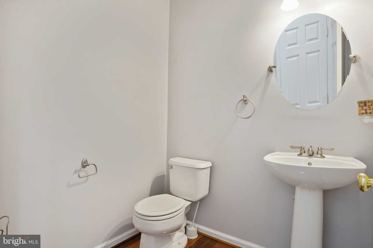 4957 Breeze Way - Photo 5 of 20