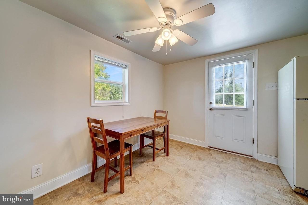 4813 Catharpin Rd - Photo 5 of 11