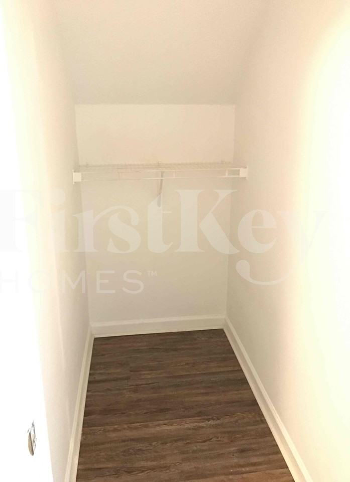 776 Glenshire Ct - Photo 5 of 29