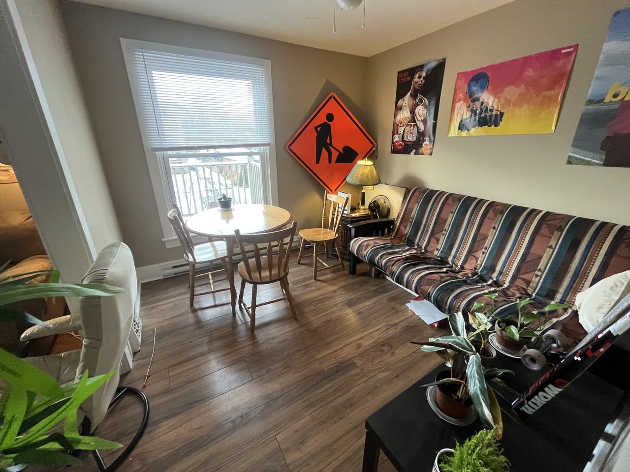 551 Frontenac St - Photo 4 of 21