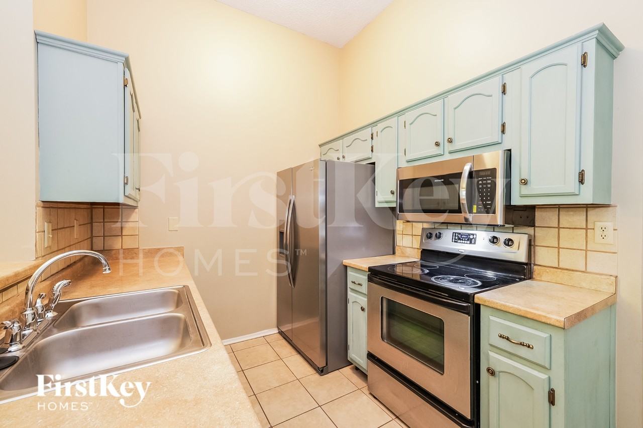 7602 Iris Dr - Photo 6 of 16