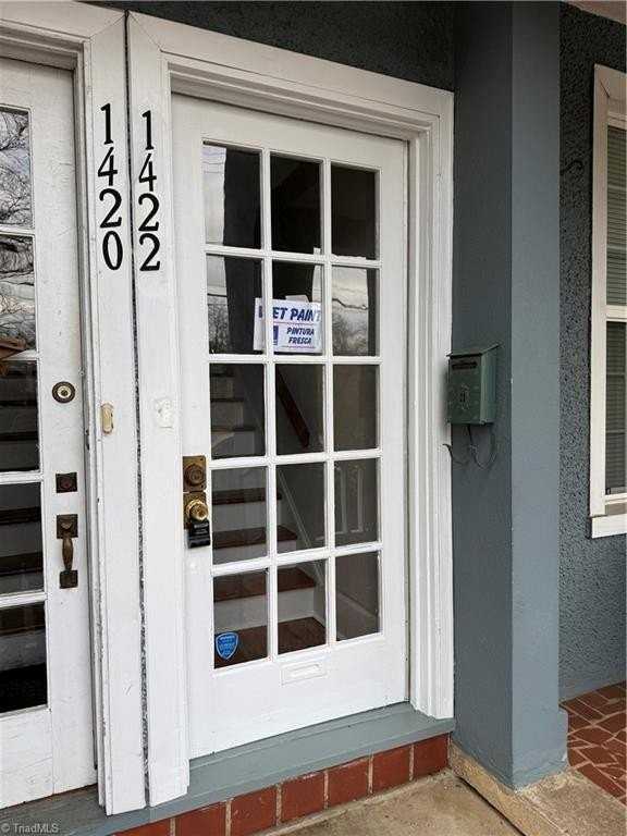 1422 Glade St - Photo 2 of 16