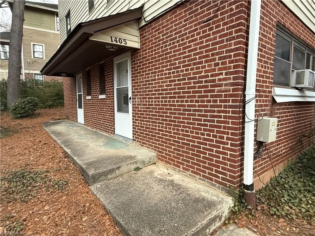 1405 Pilot View St #A - Photo 2 of 7