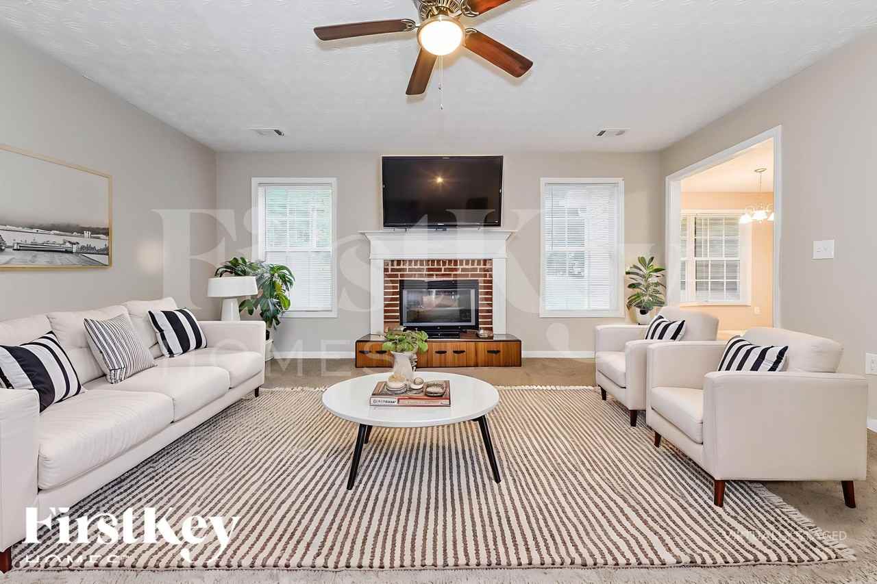 54 Windcrest Dr - Photo 3 of 18