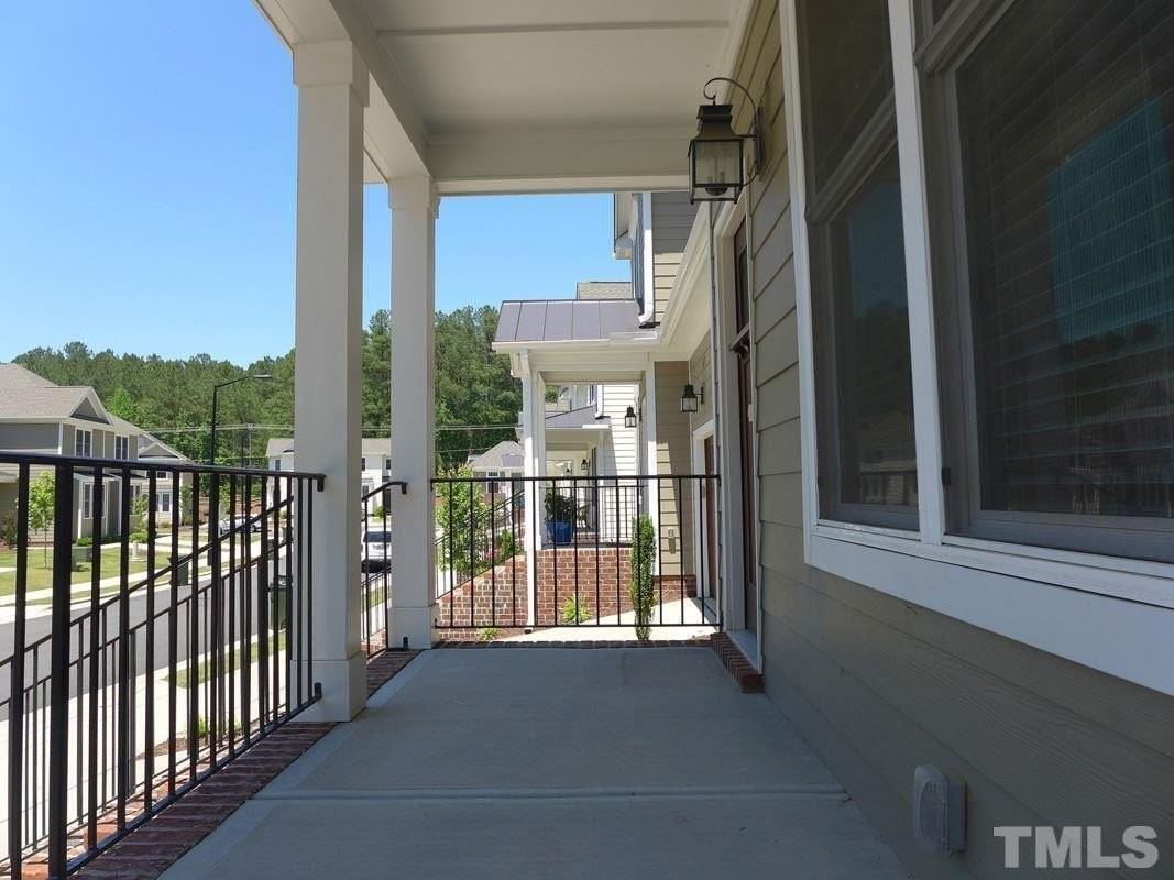 121 Bella Dr - Photo 2 of 23