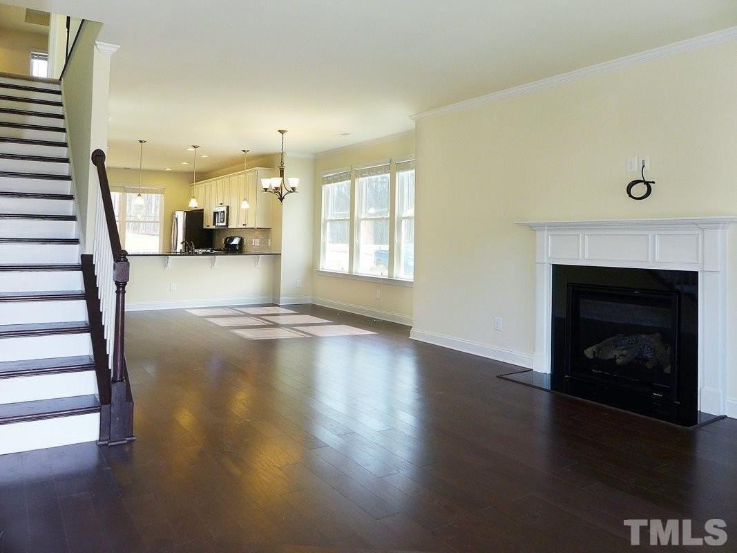 121 Bella Dr - Photo 3 of 23