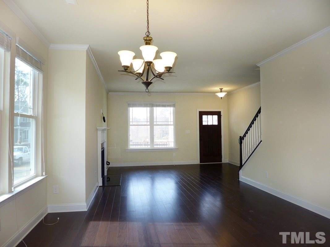 121 Bella Dr - Photo 5 of 23