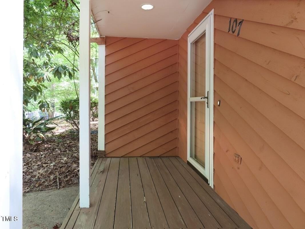 107 S Peak Dr - Photo 3 of 26