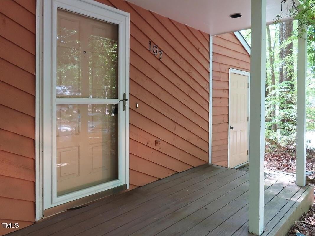 107 S Peak Dr - Photo 4 of 26