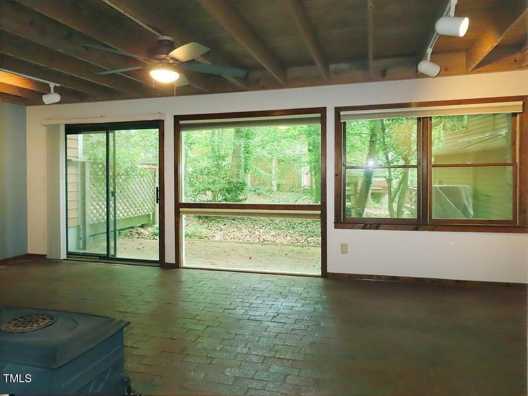 107 S Peak Dr - Photo 7 of 26