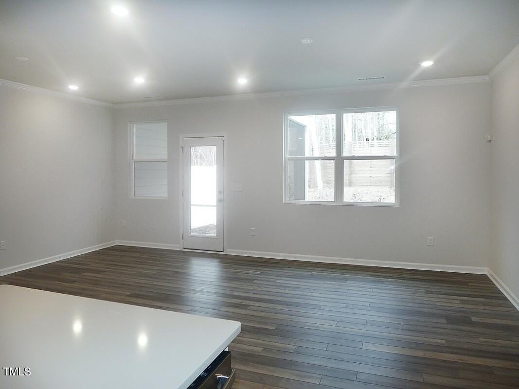 189 Millennium Dr - Photo 5 of 30