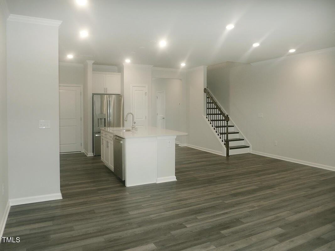 189 Millennium Dr - Photo 6 of 30