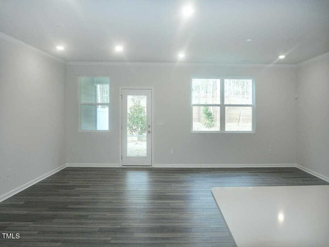 189 Millennium Dr - Photo 7 of 30