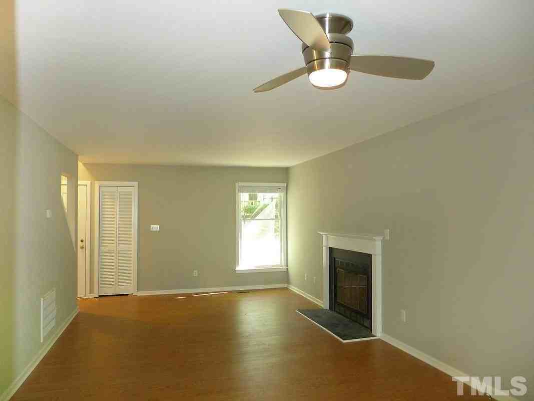 118 Lantern Way - Photo 3 of 15