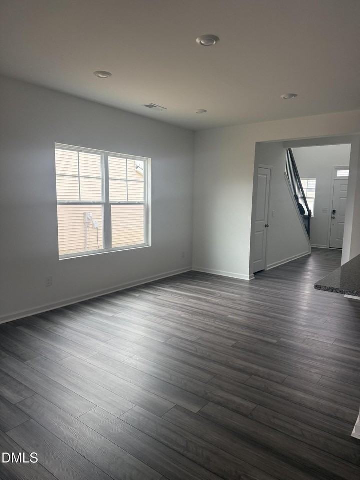 1028 Red Finch Way - Photo 5 of 50