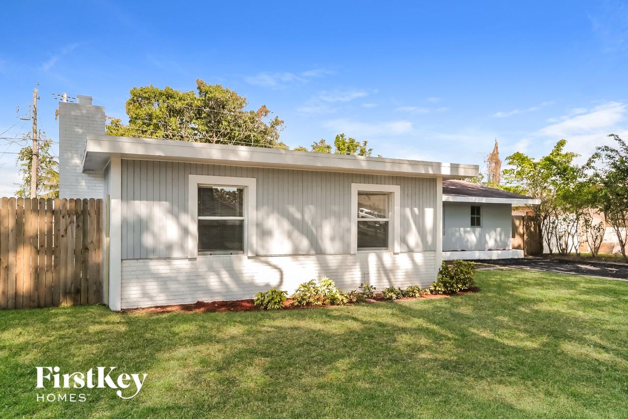 401 Superior Pl - Photo 3 of 15