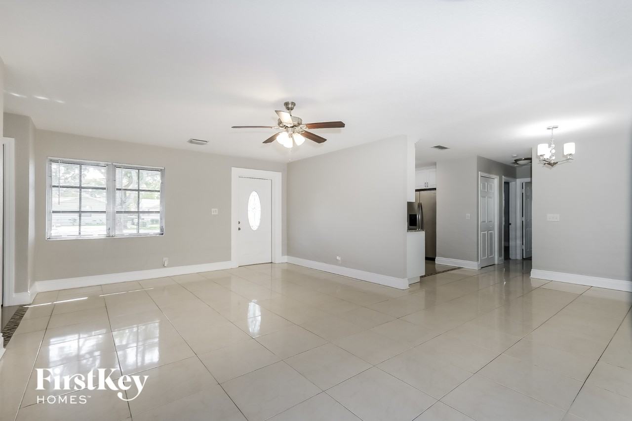 401 Superior Pl - Photo 5 of 15