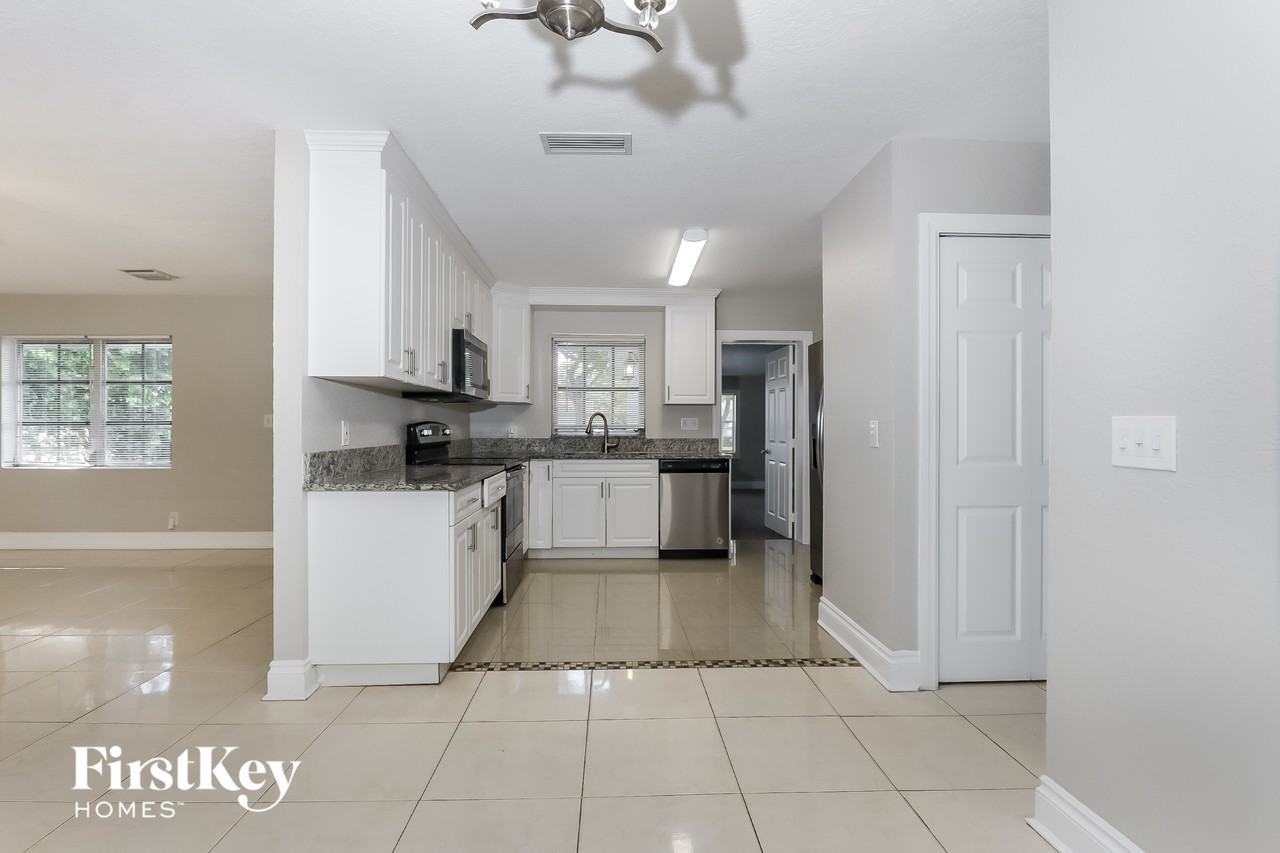 401 Superior Pl - Photo 6 of 15