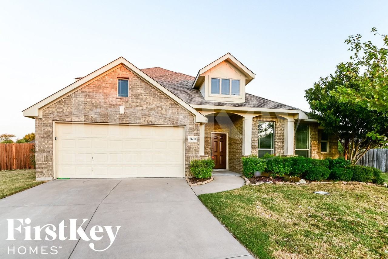 3601 Royal Ct - Photo 2 of 15