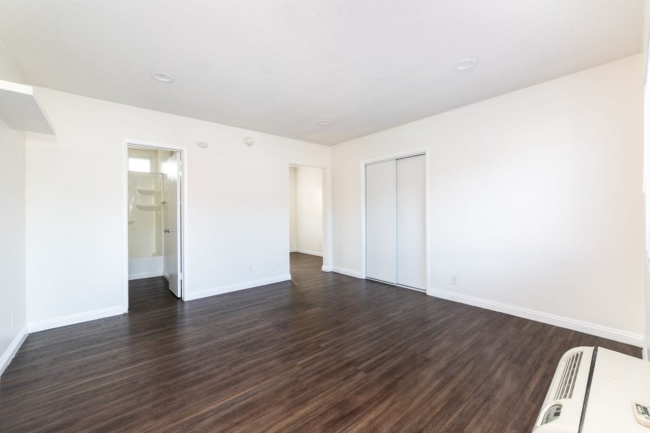 2831 Ellendale Place - Photo 2 of 13